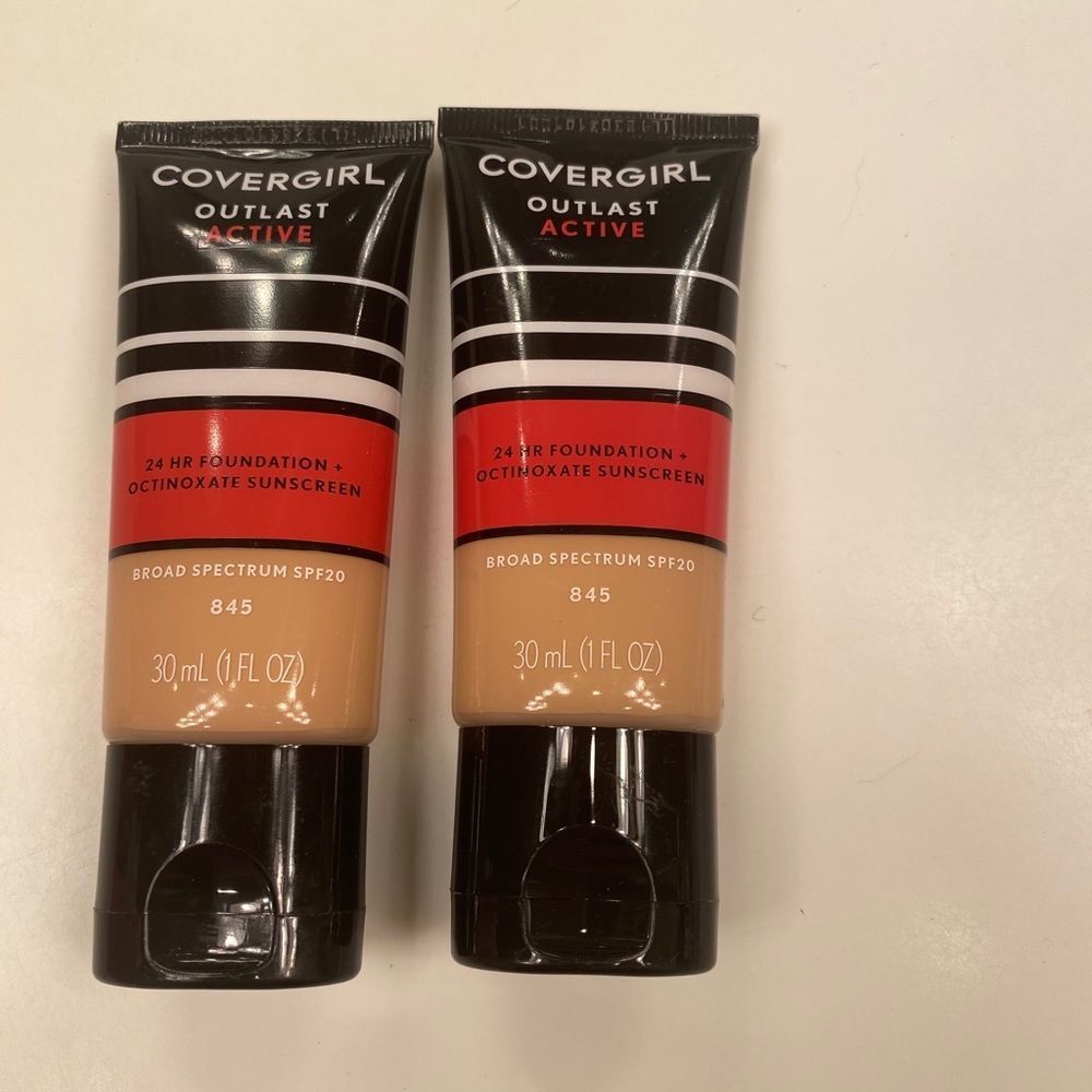 Covergirl Outlast Active Foundation Set of 2